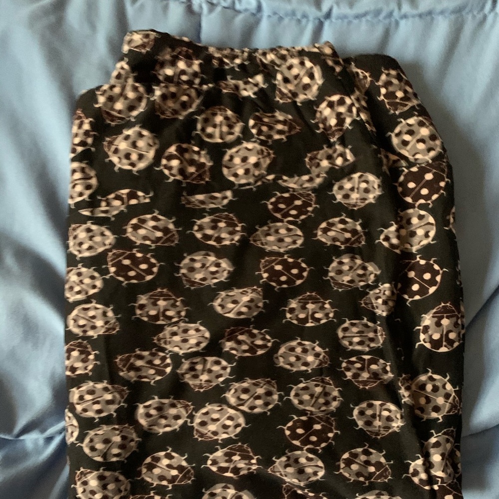 Black lady bug lularoe leggings